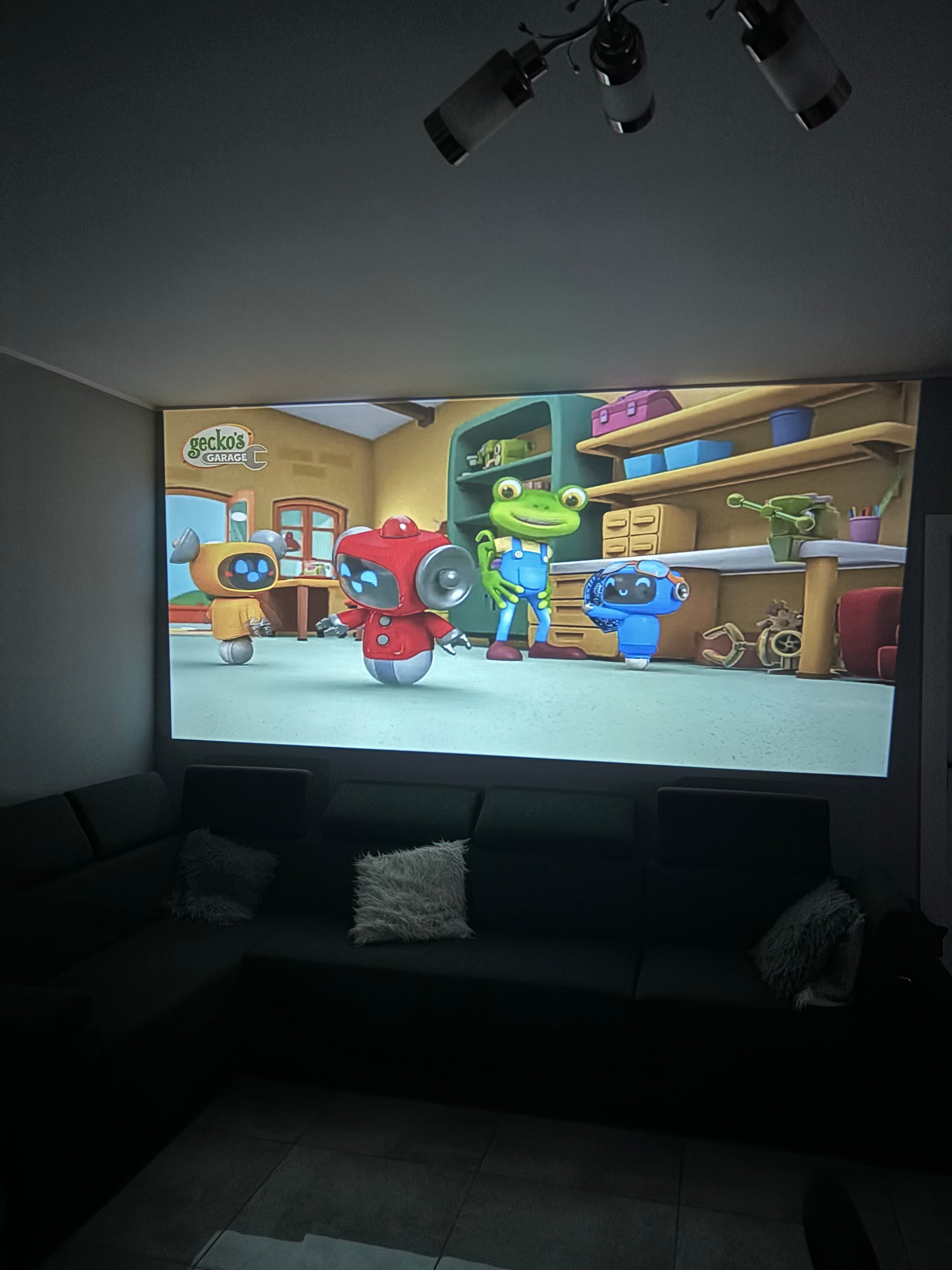 PROJEKTOR 4K Magcubic HY300 Pro - KINO DOMOWE z Androidem 11 🎥