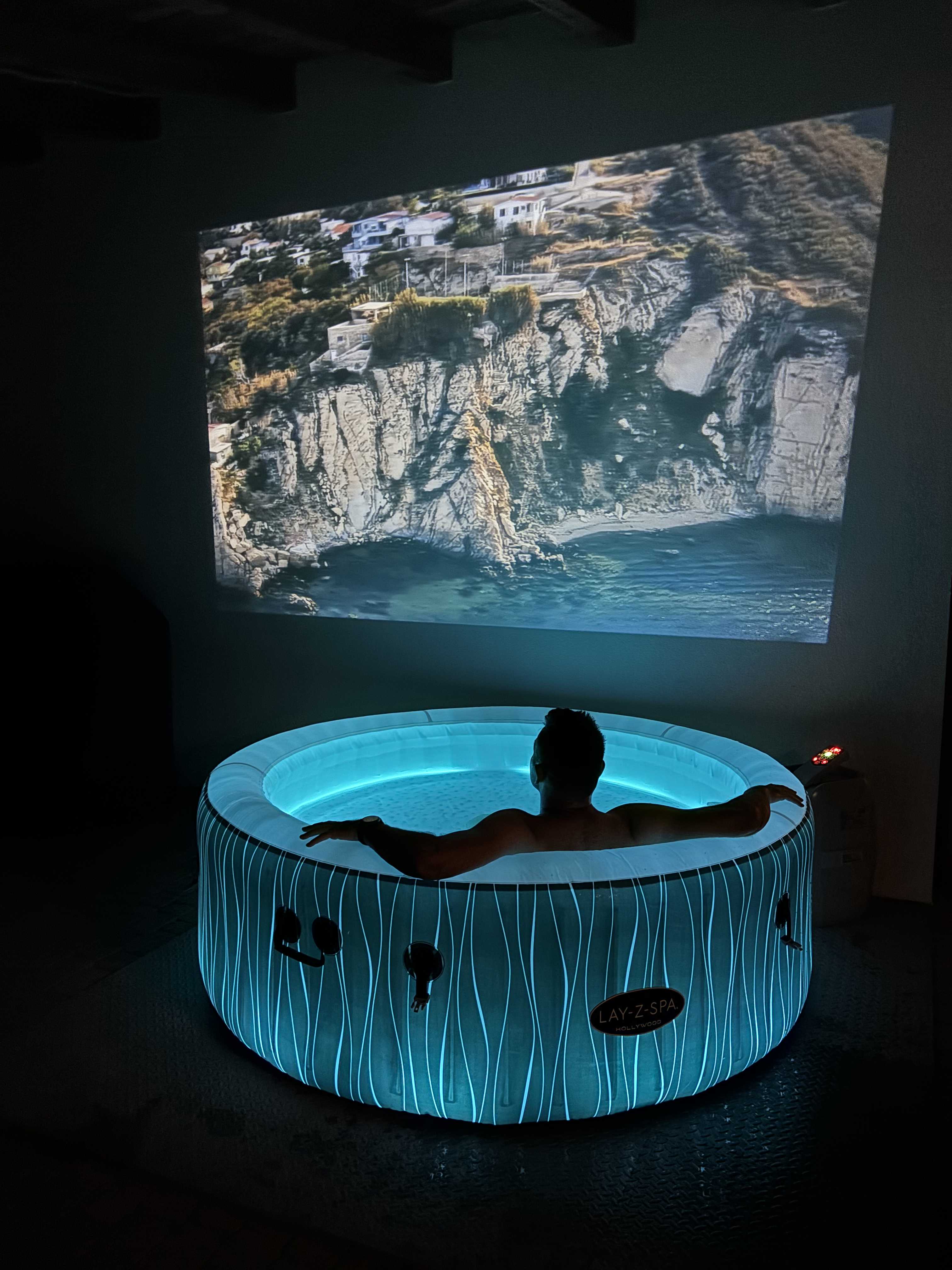 PROJEKTOR 4K Magcubic HY300 Pro - KINO DOMOWE z Androidem 11 🎥