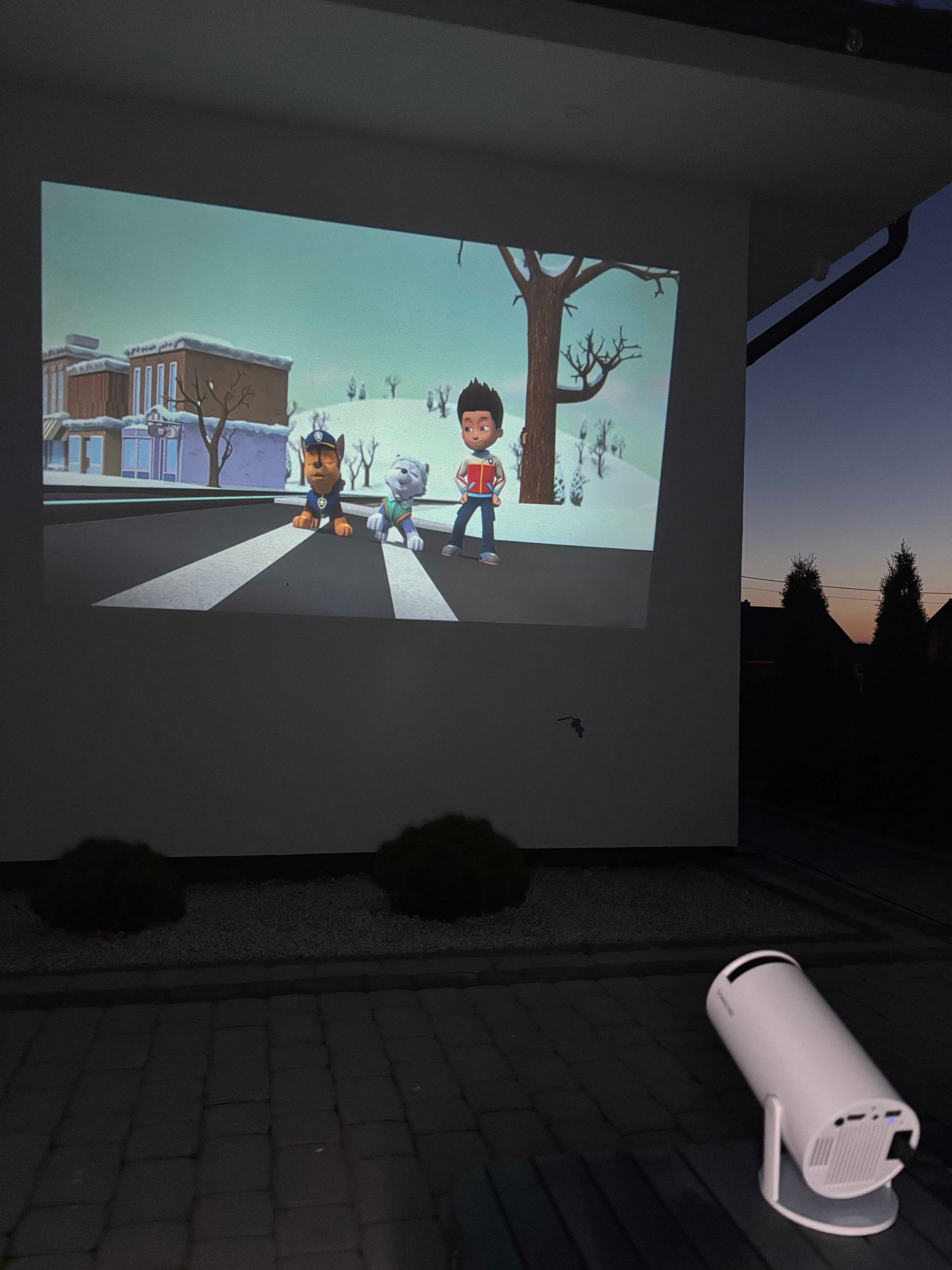 PROJEKTOR 4K Magcubic HY300 Pro - KINO DOMOWE z Androidem 11 🎥