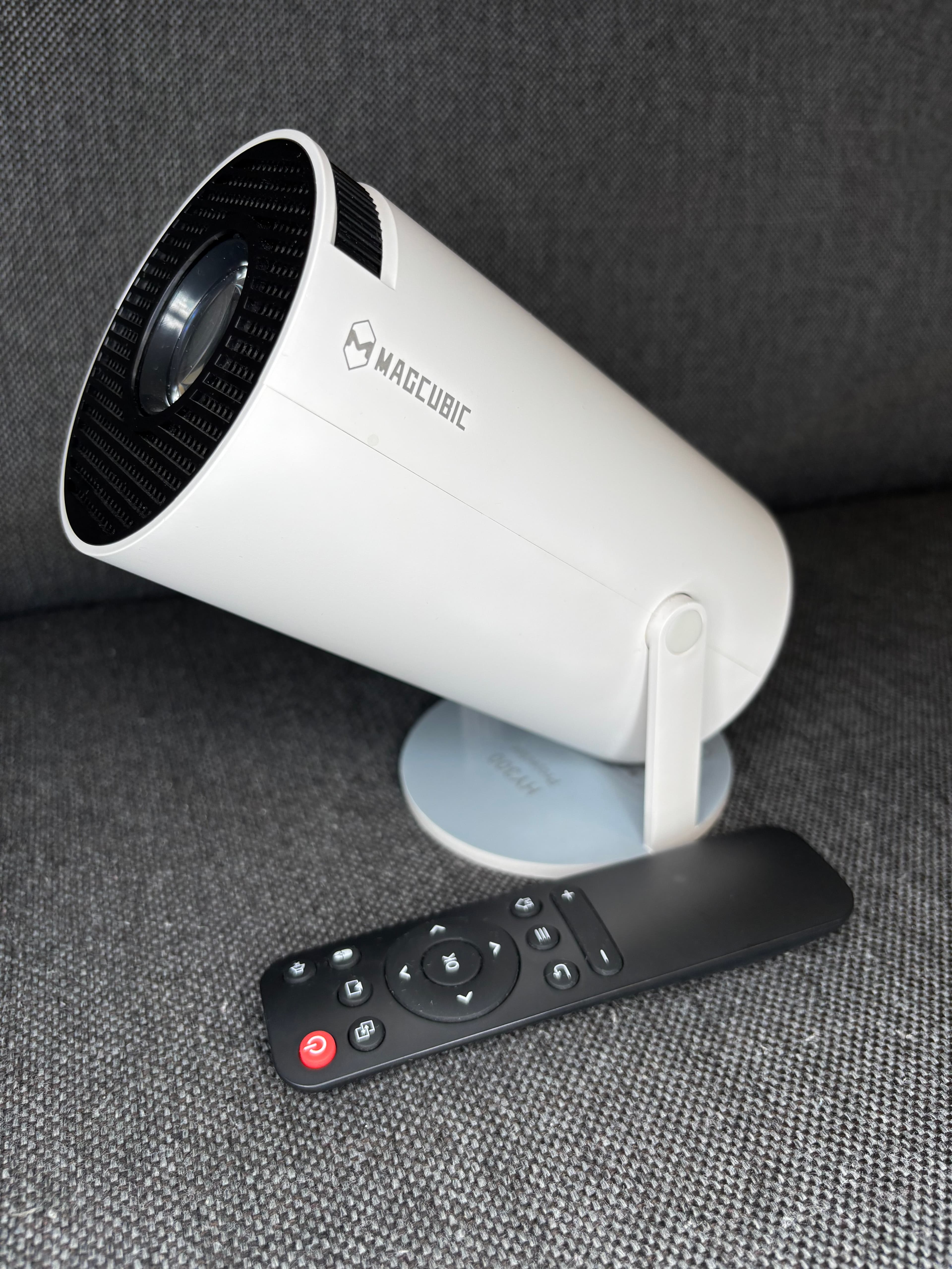 PROJEKTOR 4K Magcubic HY300 Pro - KINO DOMOWE z Androidem 11 🎥