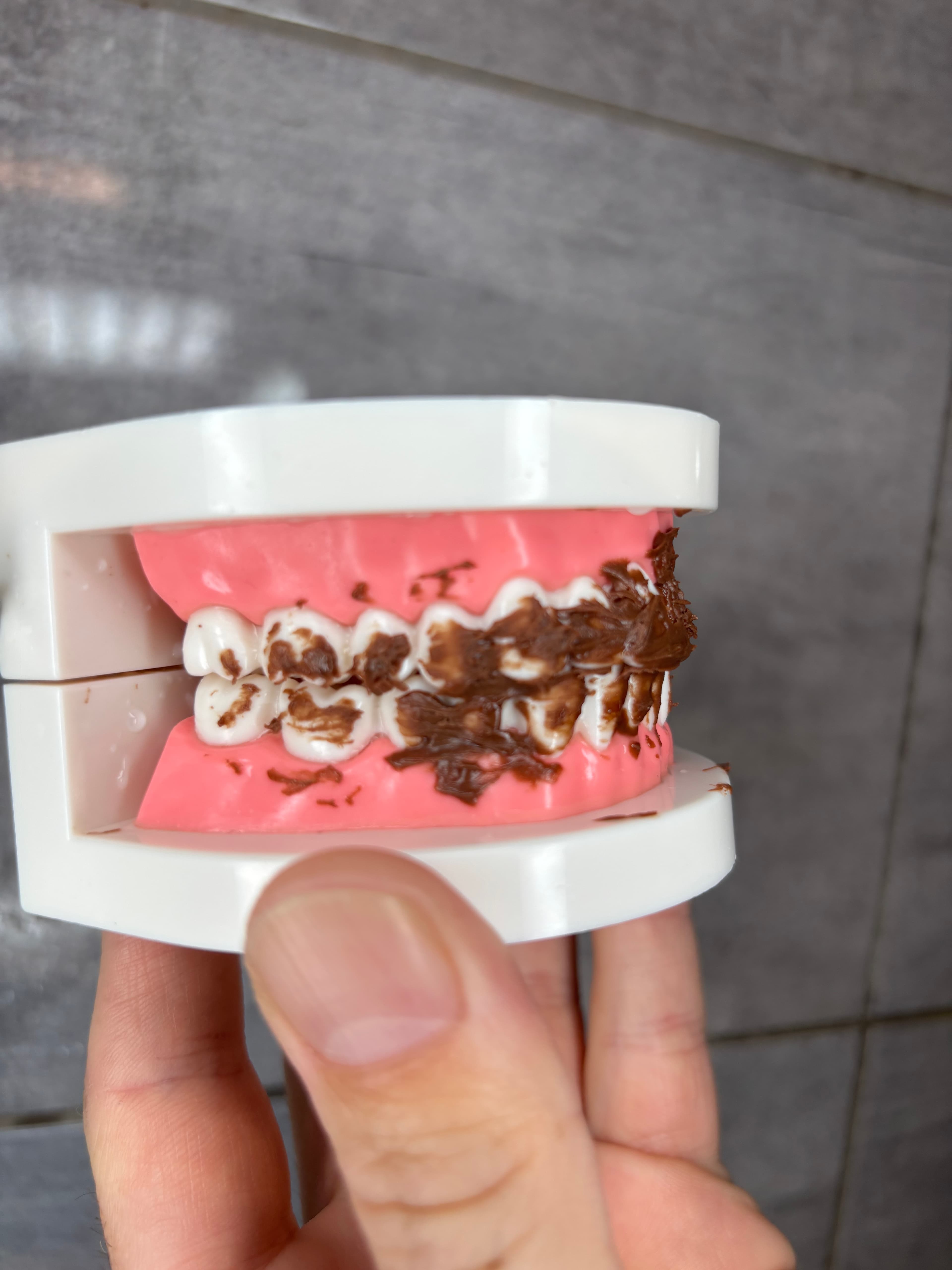 Inteligentny Przenośny Irygator Dentystyczny z 4 Dyszami, 3 Trybami i Akumulatorem 🦷