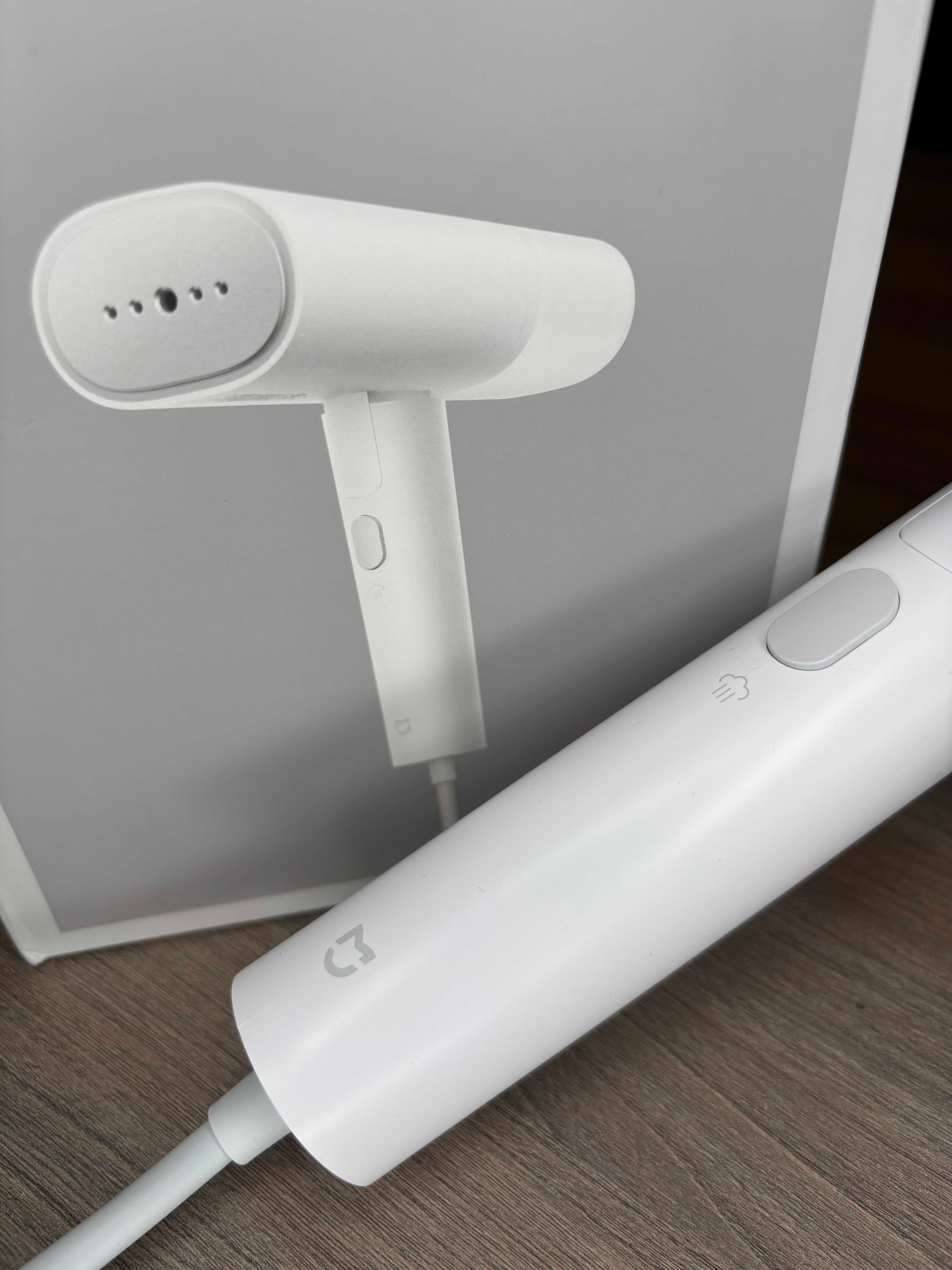 Xiaomi Mijia 2024: Przenośny Parowiec do Ubrań, Idealny na Podróże 🧳